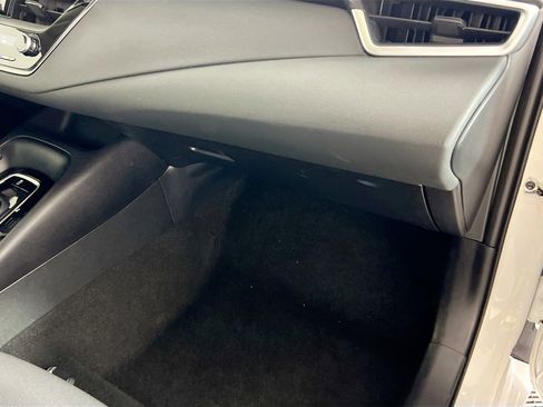 Used 2021 Toyota Corolla LE FWD image 34