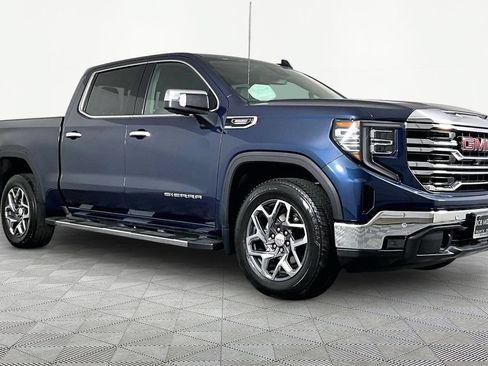 Used 2022 GMC Sierra 1500 SLT w/ SLT Premium Plus Package RWD image 3