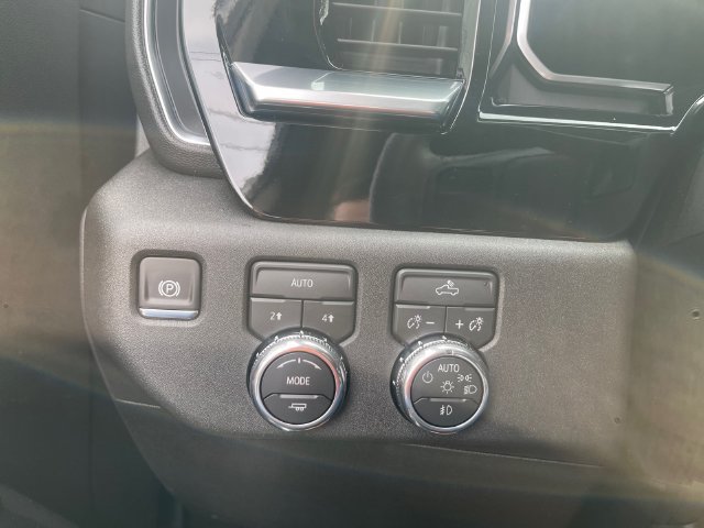 Used 2026 GMC Sierra 1500 Elevation w/ Elevation Select Package AWD/4WD image 14
