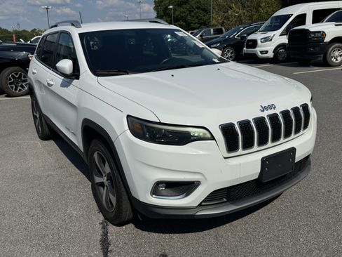 Used 2019 Jeep Cherokee Limited AWD/4WD image 3