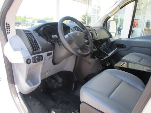 Used 2019 Ford Transit 150 130 Low Roof RWD image 6