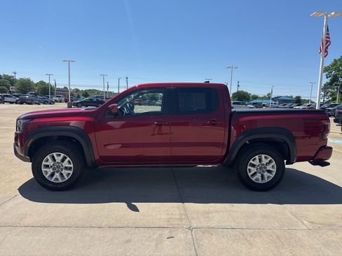 Used 2022 Nissan Frontier SV w/ Technology Package AWD/4WD image 3