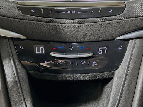 Used 2017 Cadillac XT5 Luxury w/ Driver Awareness Package AWD/4WD image 26