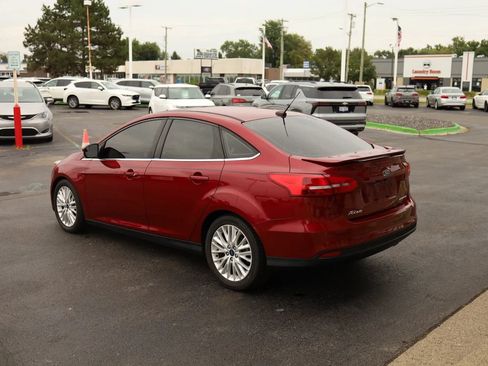 Used 2017 Ford Focus Titanium FWD image 7
