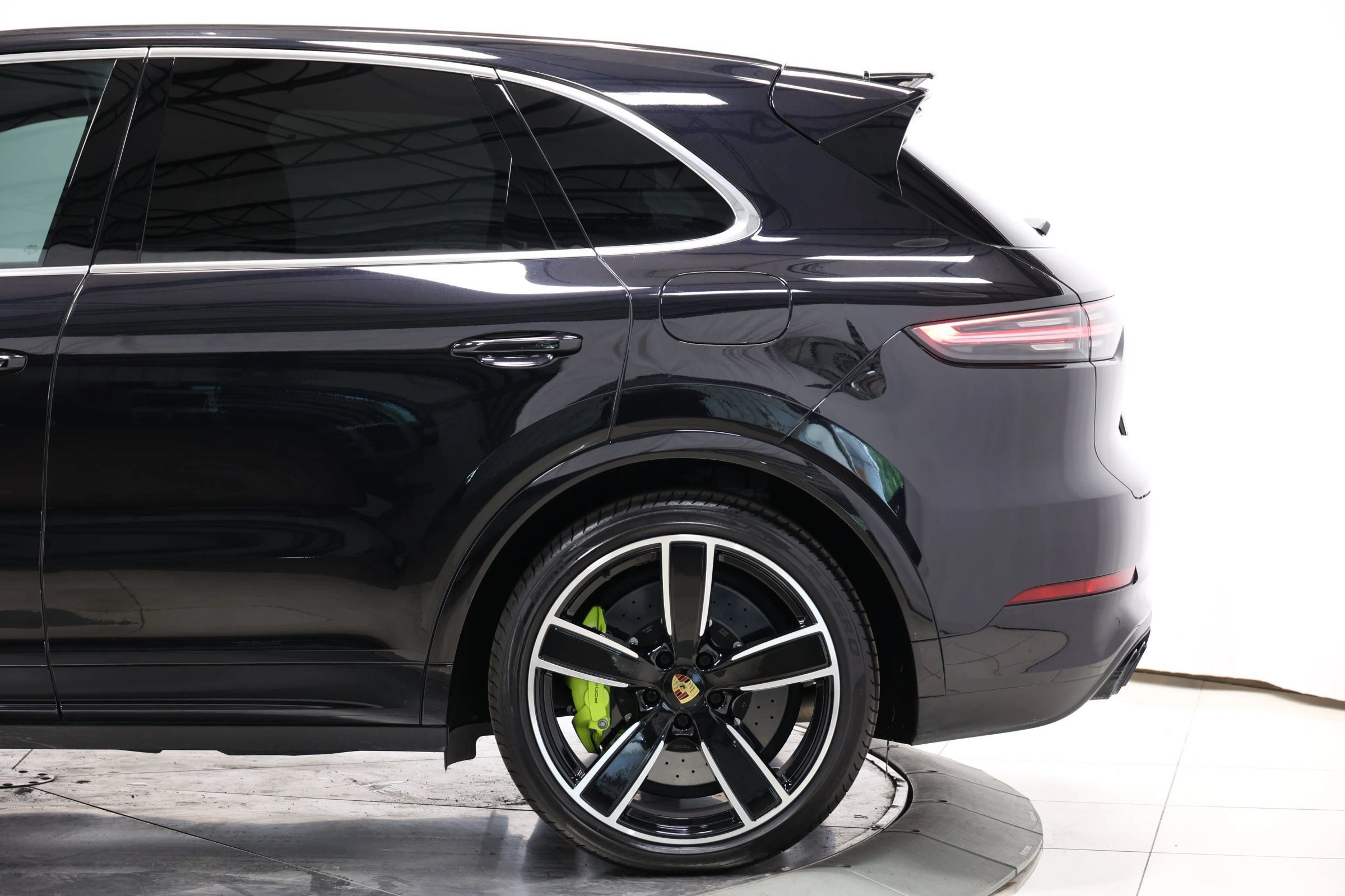 Used 2021 Porsche Cayenne Turbo S AWD/4WD image 10