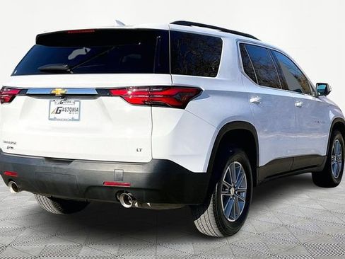 Used 2023 Chevrolet Traverse LT image 5