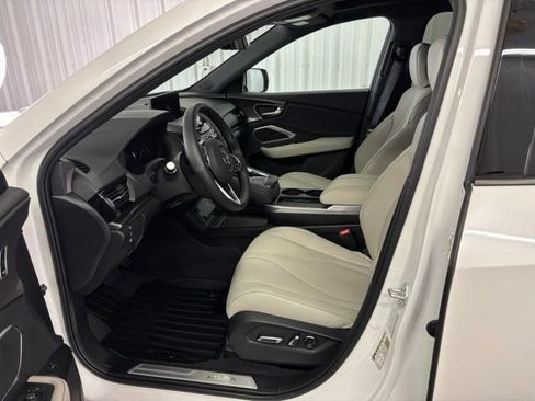 Used 2025 Acura RDX SH-AWD image 2