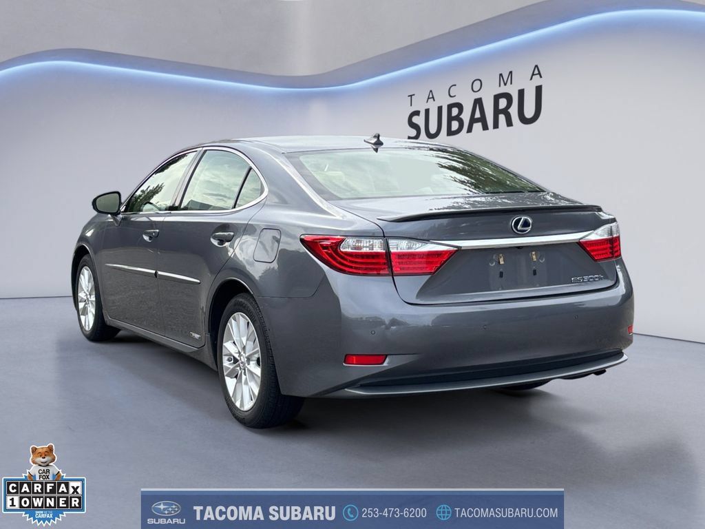 Used 2013 Lexus ES 300h w/ Luxury Pkg FWD image 3