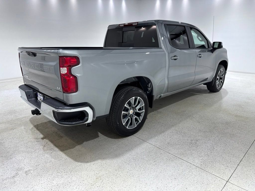 Used 2026 Chevrolet Silverado 1500 LT w/ Leather Package RWD image 5