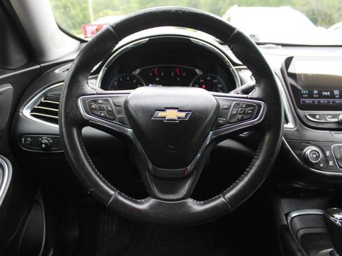 Used 2017 Chevrolet Malibu LT w/ Leather Package FWD image 35