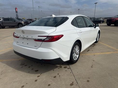 Used 2025 Toyota Camry LE image 5