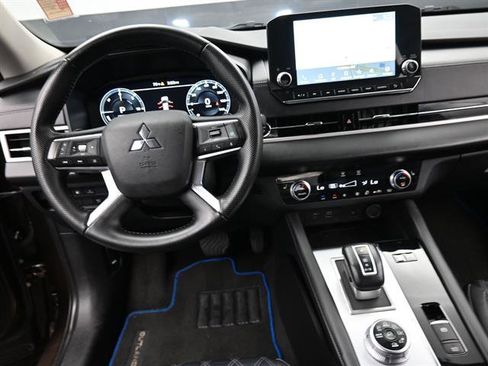 Used 2023 Mitsubishi Outlander SEL AWD/4WD image 16