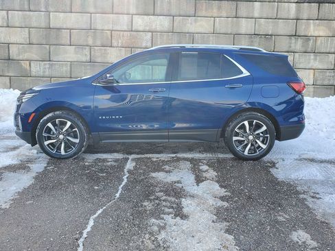 Used 2023 Chevrolet Equinox Premier image 2