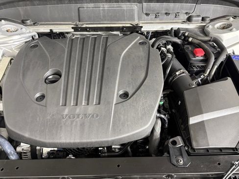 Used 2023 Volvo XC60 B5 Ultimate w/ Climate Package image 40