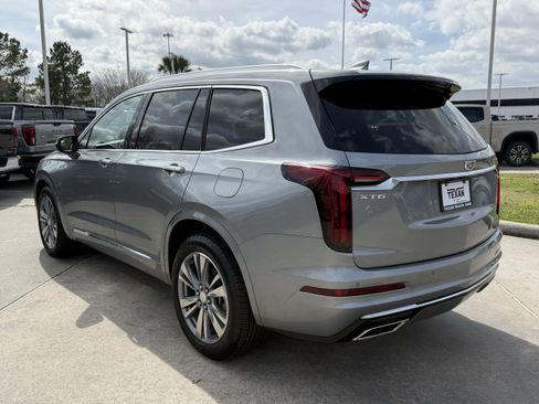 Used 2025 Cadillac XT6 Premium Luxury image 7