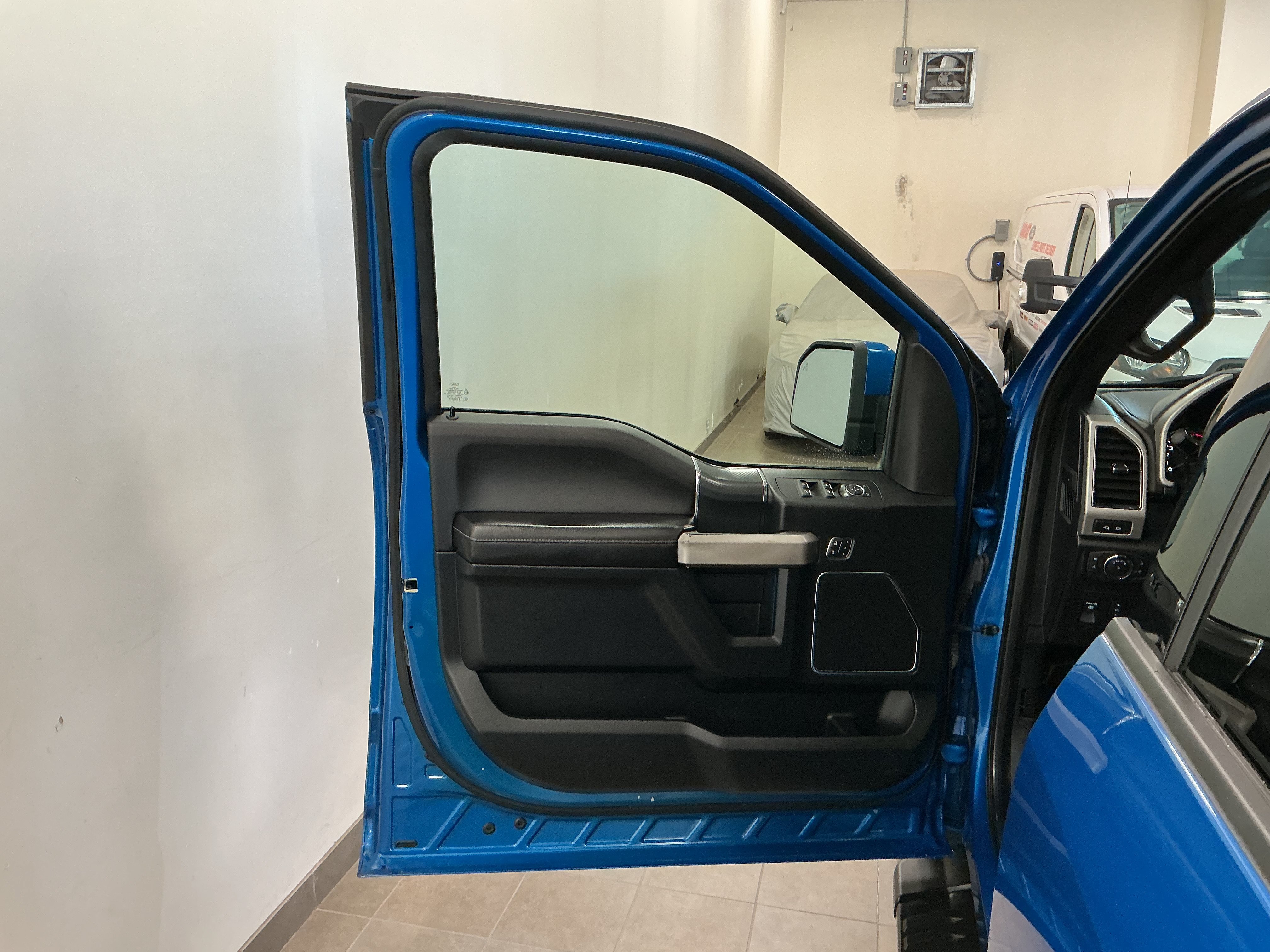 Used 2019 Ford F150 Lariat AWD/4WD image 15