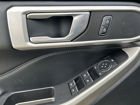 Certified 2022 Ford Explorer XLT AWD/4WD image 19