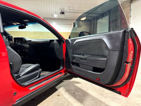 Used 2009 Dodge Challenger SRT8 w/ SRT Option Group II image 37