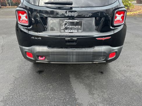 Used 2018 Jeep Renegade Trailhawk w/ Popular Equipment Group AWD/4WD image 26