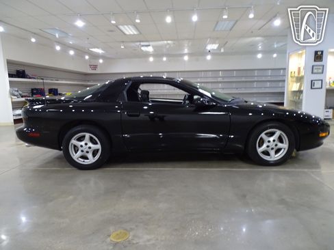 Used 1995 Pontiac Firebird Coupe image 18