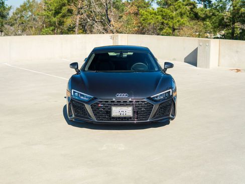 Used 2020 Audi R8 V10 w/ Carbon Exterior Package image 3