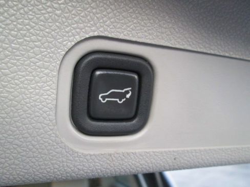 Used 2012 GMC Yukon XL SLT w/ SLT-2 Equipment Package image 14