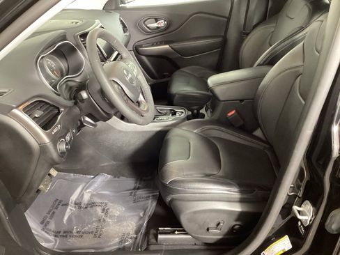 Used 2022 Jeep Cherokee Limited w/ Elite Package image 16