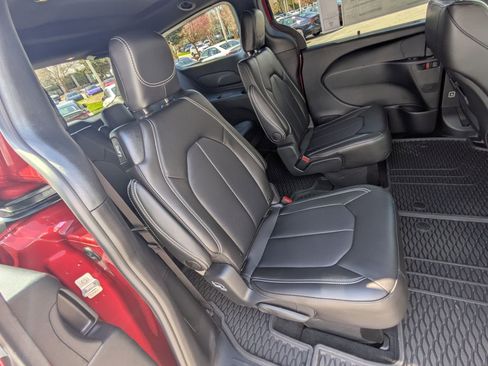 New 2026 Chrysler Pacifica Select FWD image 26