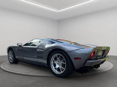 Used 2006 Ford GT RWD image 4