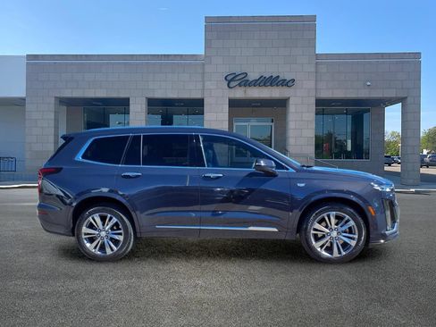 Used 2024 Cadillac XT6 Premium Luxury w/ LPO, Floor Liner Package AWD/4WD image 4