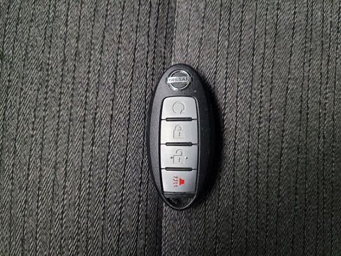 Used 2021 Nissan Rogue SV FWD image 32