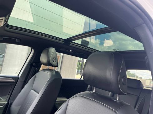 Certified 2023 Volkswagen Tiguan SE R-Line FWD image 37