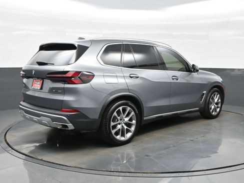 Used 2025 BMW X5 xDrive40i w/ Premium Package AWD/4WD image 6