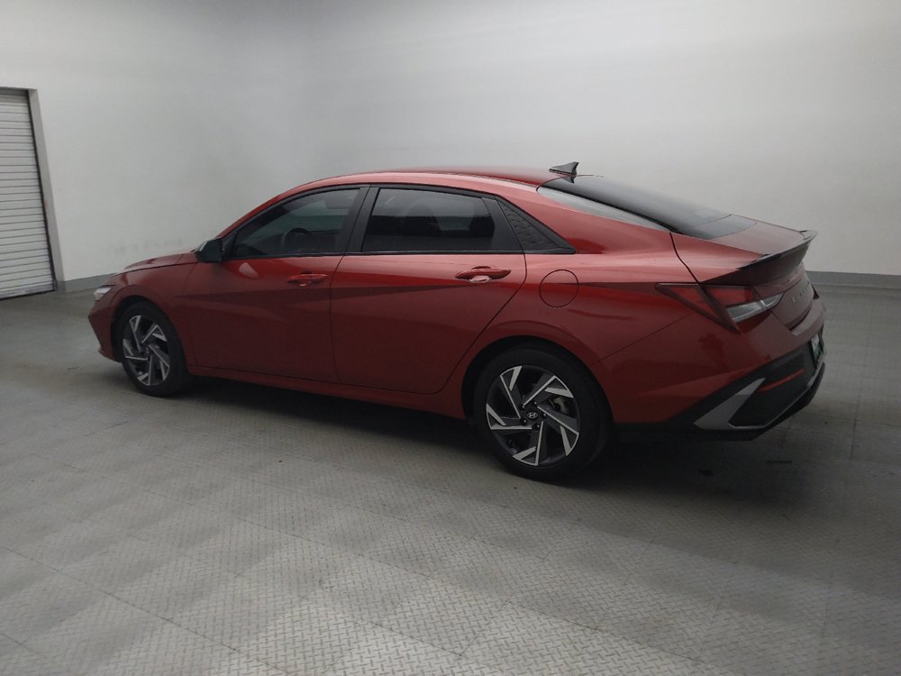 Used 2025 Hyundai Elantra Sport FWD image 3