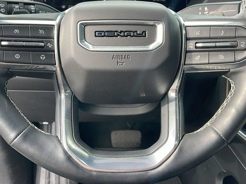 Used 2024 GMC Acadia Denali w/ Super Cruise Package FWD image 23