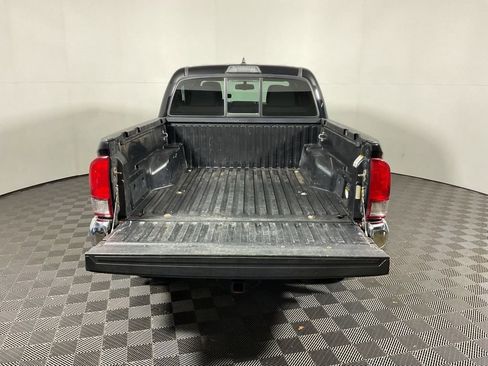 Used 2016 Toyota Tacoma TRD Sport w/ Towing Package image 13