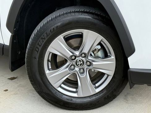 Used 2023 Toyota RAV4 XLE AWD/4WD image 2