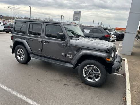 Used 2018 Jeep Wrangler Unlimited Sahara image 18