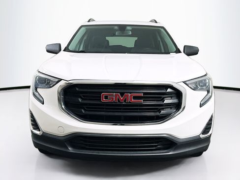 Used 2018 GMC Terrain SLE w/ Driver Convenience Package FWD image 2