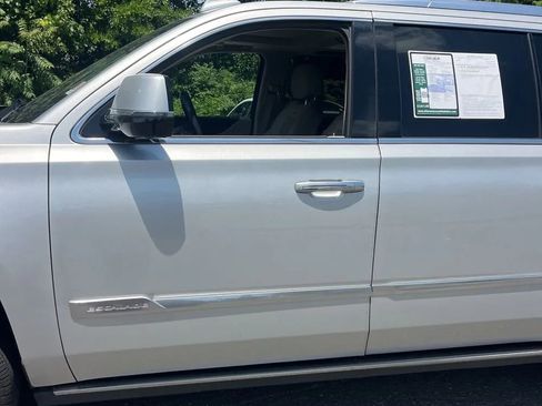 Used 2016 Cadillac Escalade ESV Premium AWD/4WD image 3