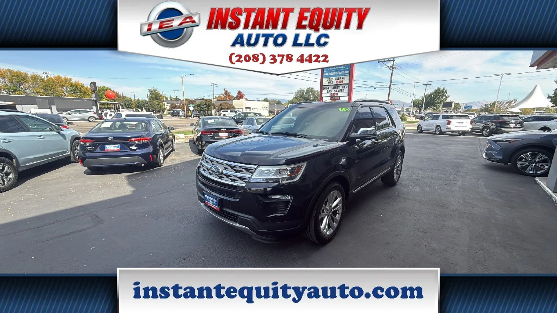 Used 2019 Ford Explorer XLT w/ Equipment Group 202A AWD/4WD image 17