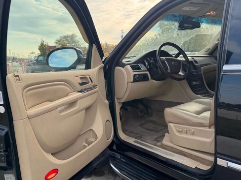 Used 2012 Cadillac Escalade EXT Luxury image 11