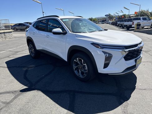 New 2026 Chevrolet Trax LT FWD image 7