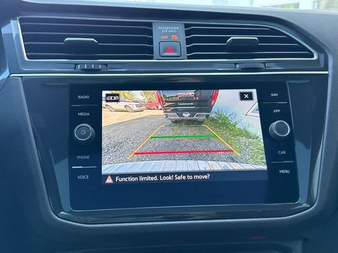 Used 2022 Volkswagen Tiguan SEL R-Line AWD/4WD image 33