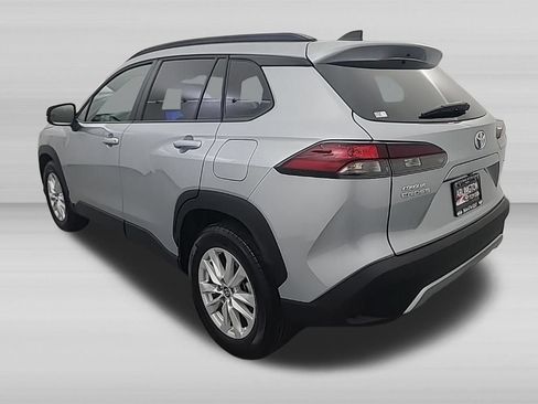 Used 2026 Toyota Corolla Cross LE FWD image 7