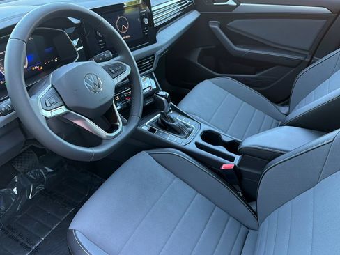 New 2026 Volkswagen Jetta SE FWD image 9