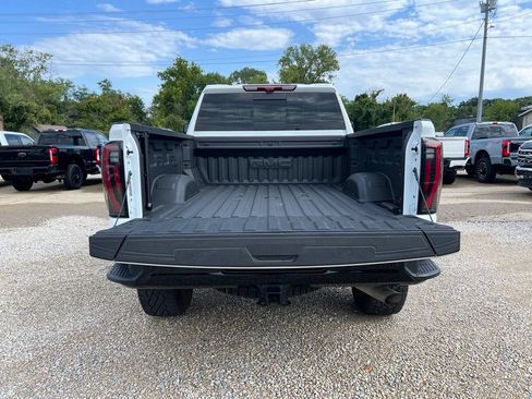 Used 2025 GMC Sierra 2500 AT4X AWD/4WD image 18