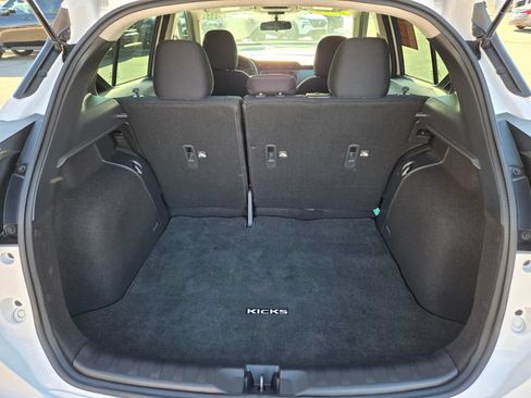Used 2022 Nissan Kicks SV FWD image 17
