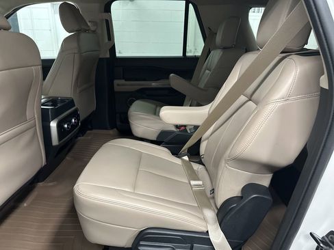 Used 2023 Ford Expedition Max XLT image 21