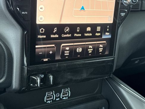 New 2026 RAM 2500 Laramie AWD/4WD image 19